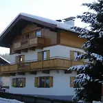 Resi & Obermoser 公寓 Kössen